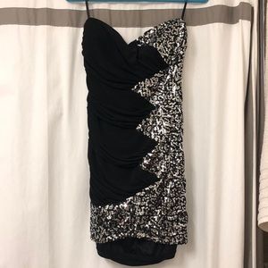 Strapless formal dress